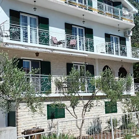 Anna Apartment